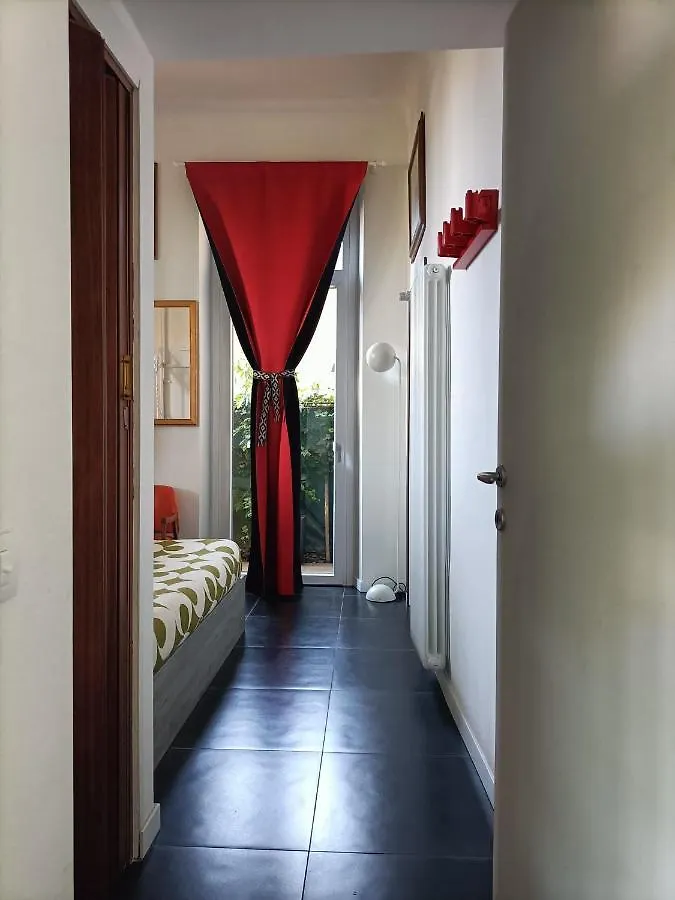 Room With A Garden Milan 0*,  Italy