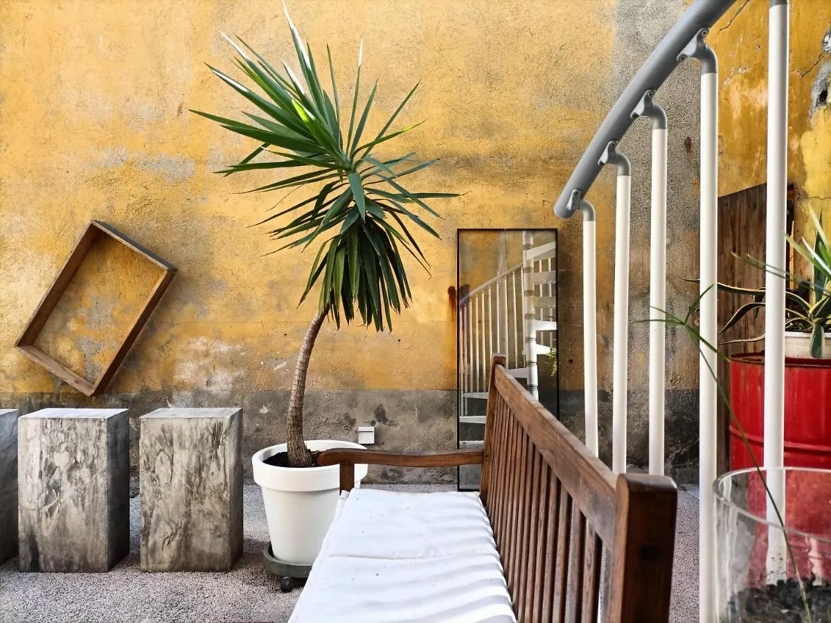 Homestay Room With A Garden Milan