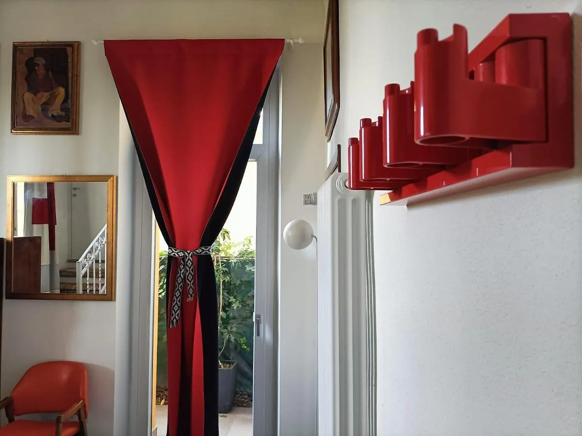 Room With A Garden Milan Homestay